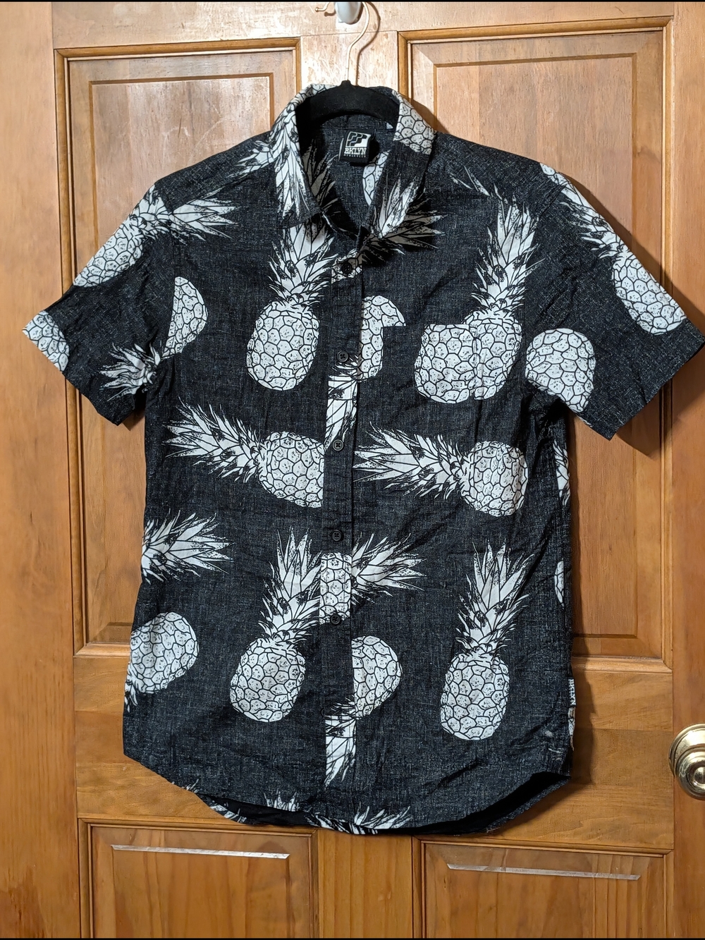 Men's Black Pineapple Print Short-Sleeve Button-Down Shirt